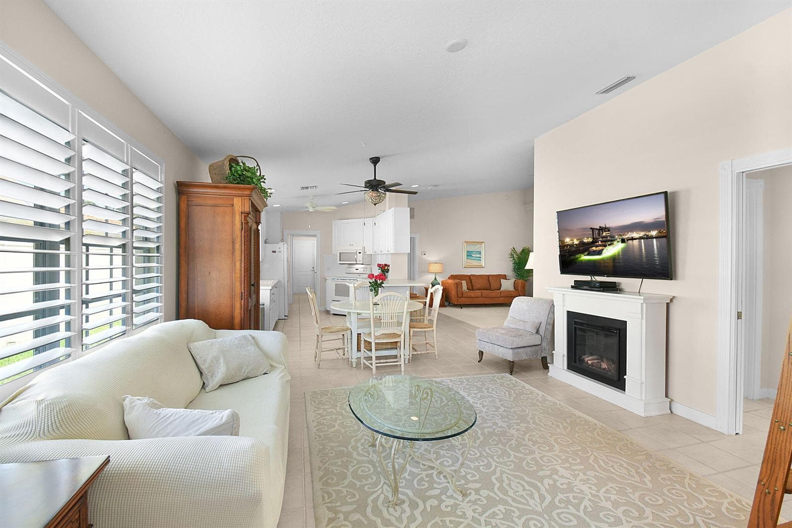8016 SE Peppercorn Court, Hobe Sound FL 33455 photo 2