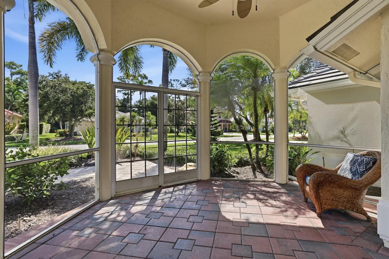 533 Cypress Green Circle, Wellington FL 33414 photo 3