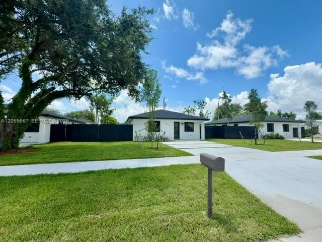 2420 NW 154th St, Miami Gardens FL 33054 photo 2
