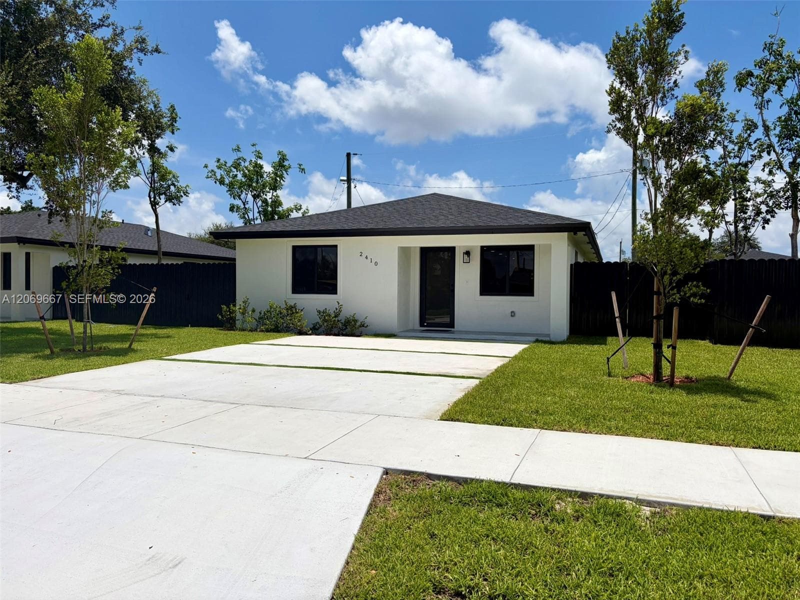 2420 NW 154th St, Miami Gardens FL 33054 photo 4