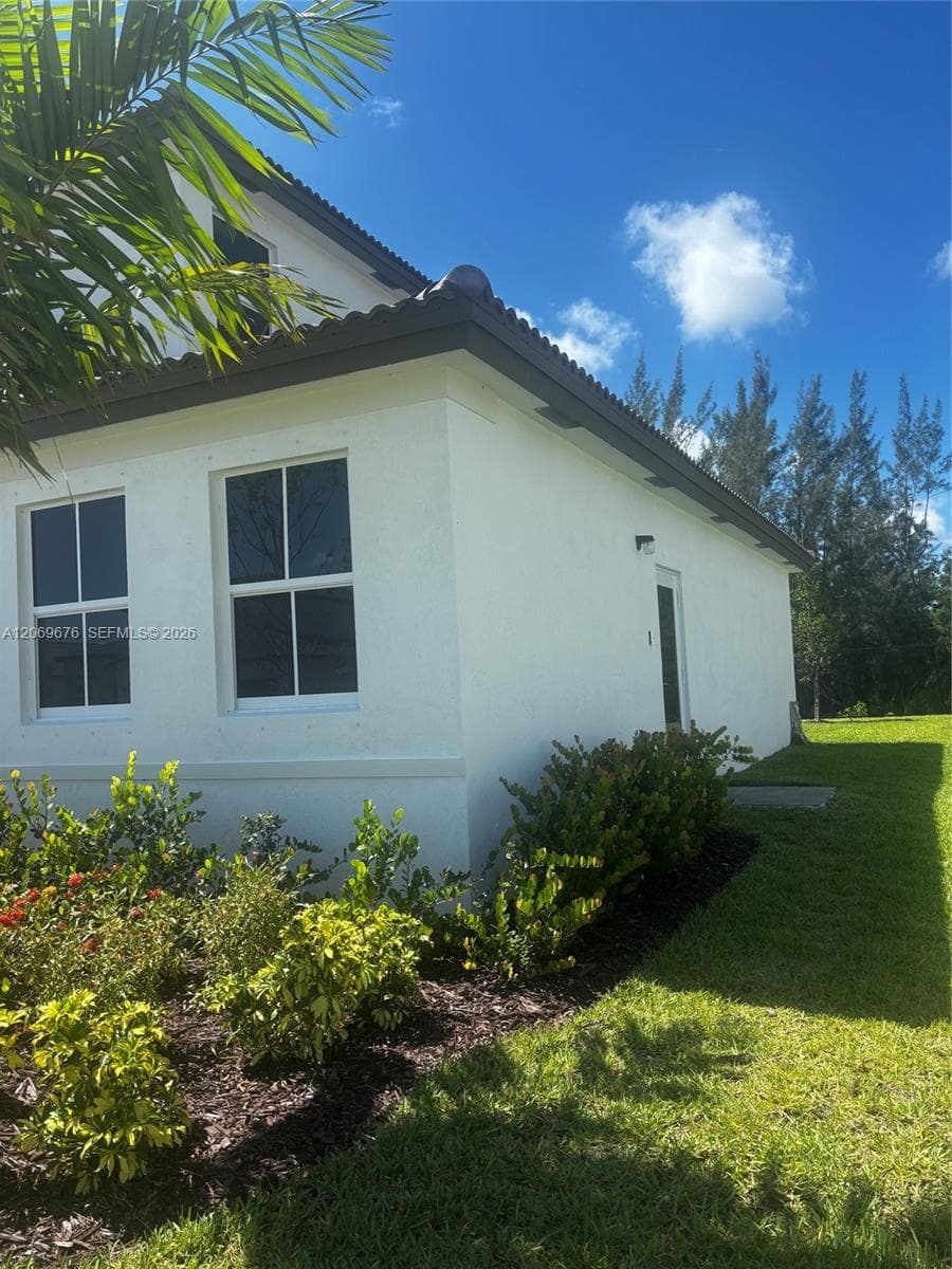 2342 SE 30th St, Homestead FL 33035 photo 3