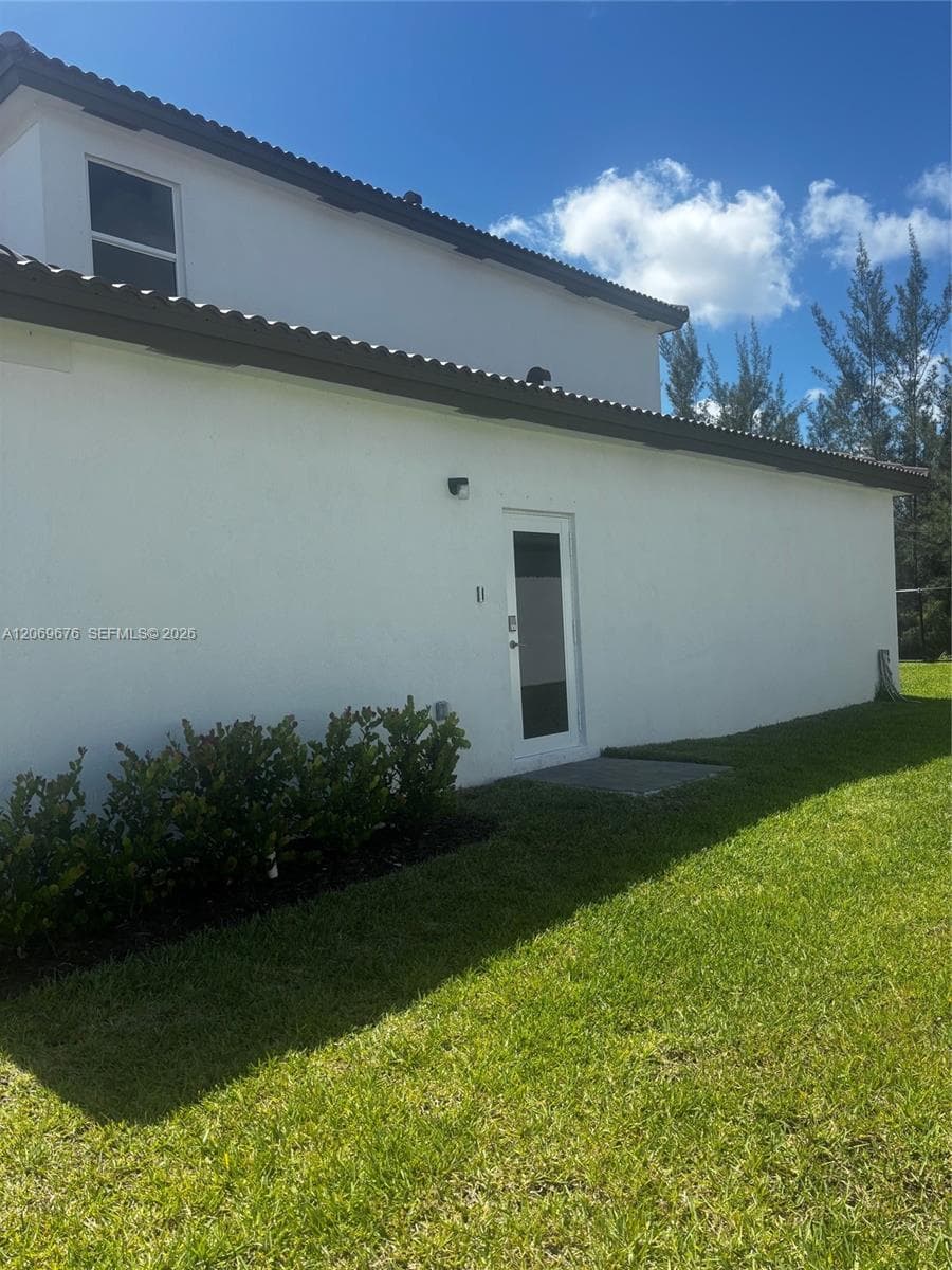 2342 SE 30th St, Homestead FL 33035 photo 4