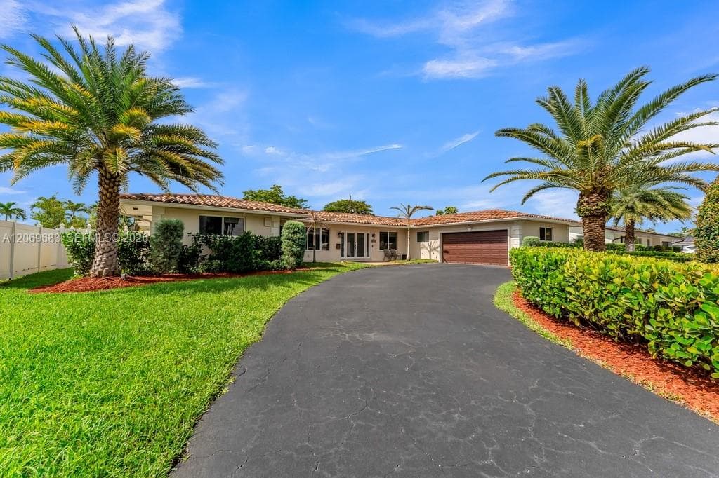 4812 Van Buren St, Hollywood FL 33021 photo 2
