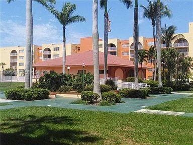 7000 NW 186th St # 4-323, Hialeah FL 33015 photo 5