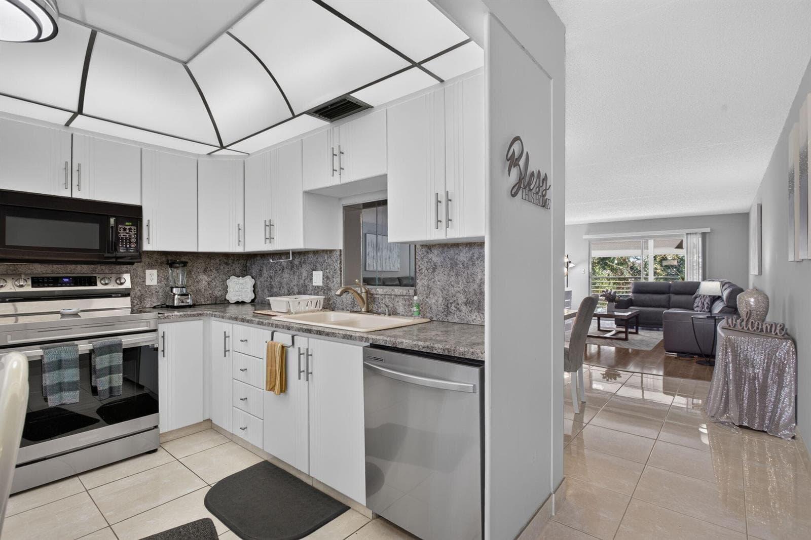 2304 LUCAYA Lane # L4, Coconut Creek FL 33066 photo 3