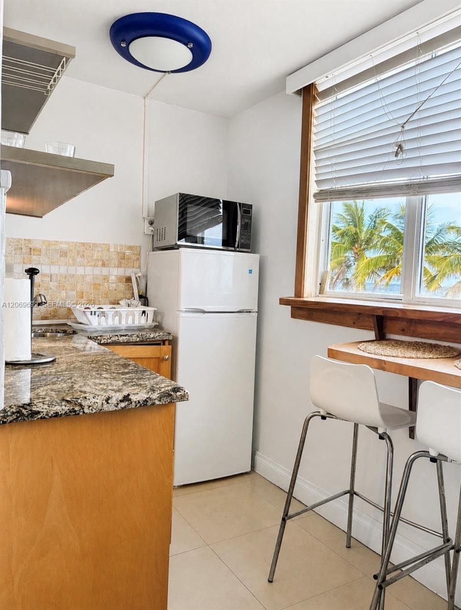 5445 Collins Ave, Miami Beach FL 33140 photo 4