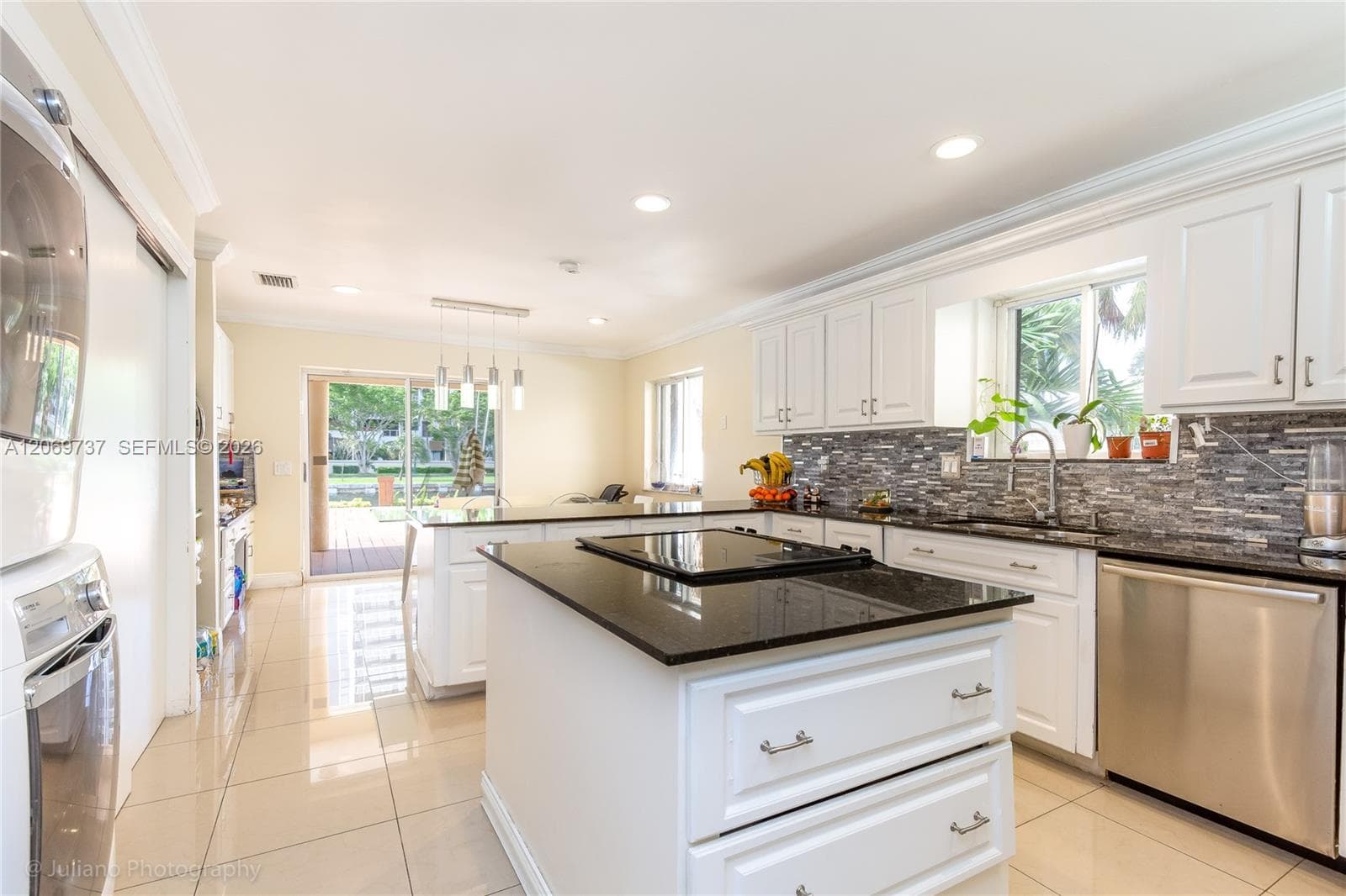 437 Holiday Dr, Hallandale Beach FL 33009 photo 4
