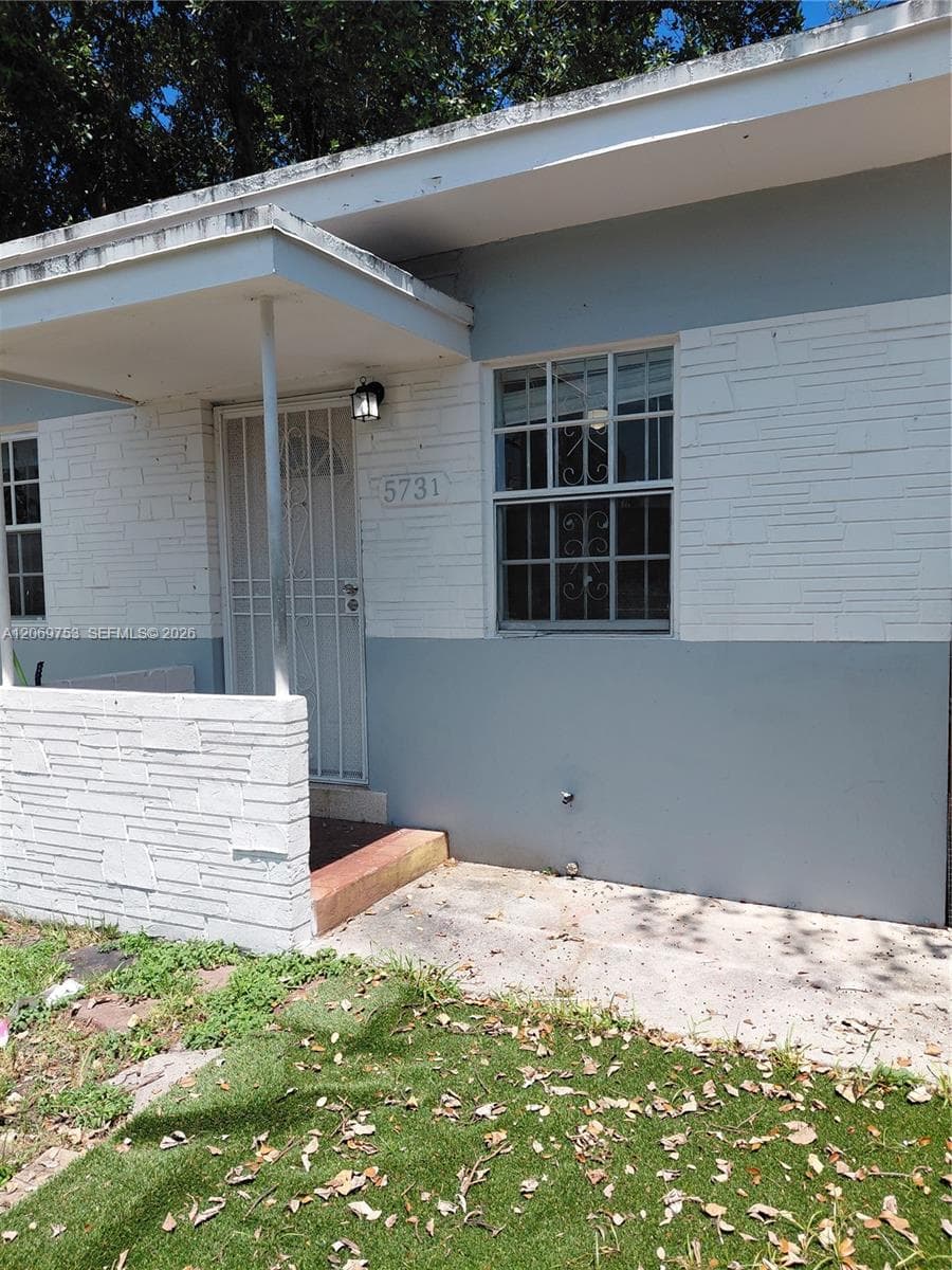 5731 NW 6th Ave, Miami FL 33127 photo 2