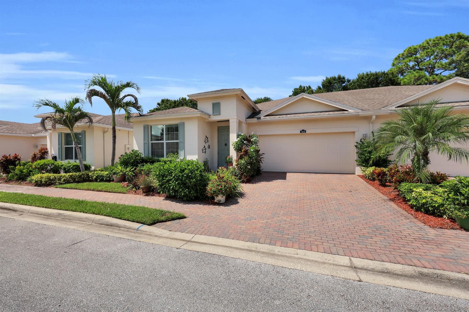 7414 OAKRIDGE Place, Vero Beach FL 32966 photo 2