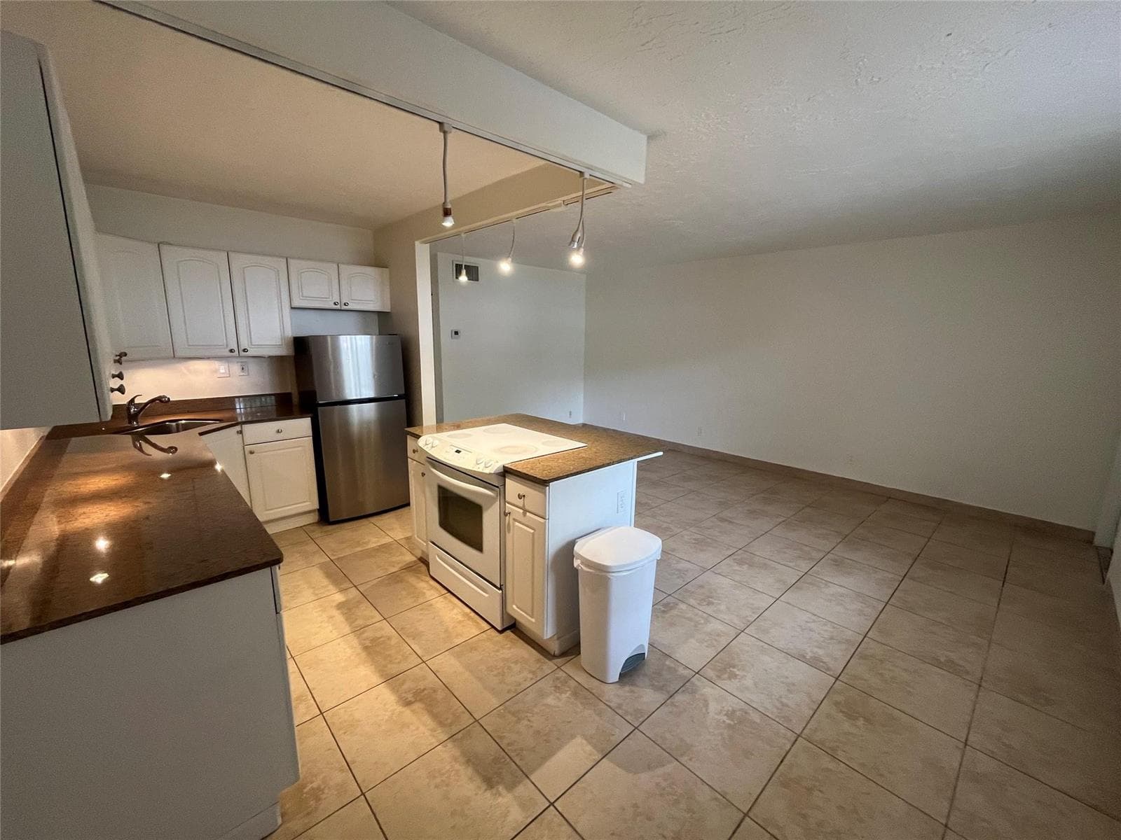 1414 NE 5th Terrace # 2, Fort Lauderdale FL 33304 photo 3