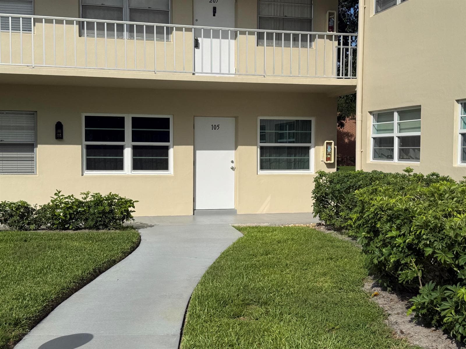 28 PINE ARBOR # 105, Vero Beach FL 32962 photo 3