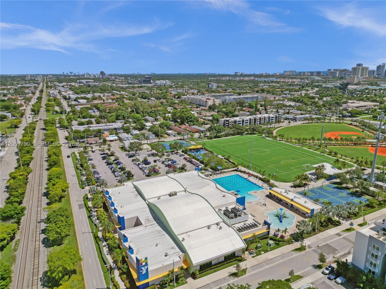 114 SE 8th St # 203, Hallandale Beach FL 33009 photo 5