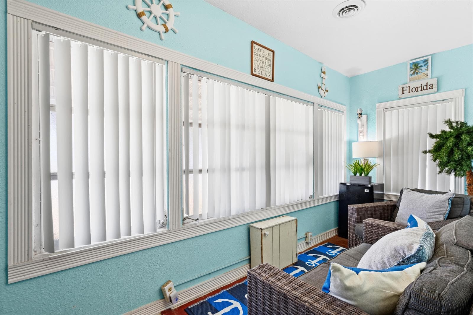 711 Cedar Place, Fort Pierce FL 34950 photo 2