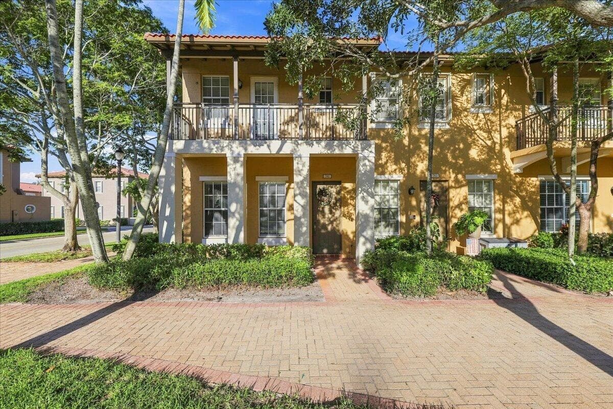 701 SW 147TH Avenue, Pembroke Pines FL 33027