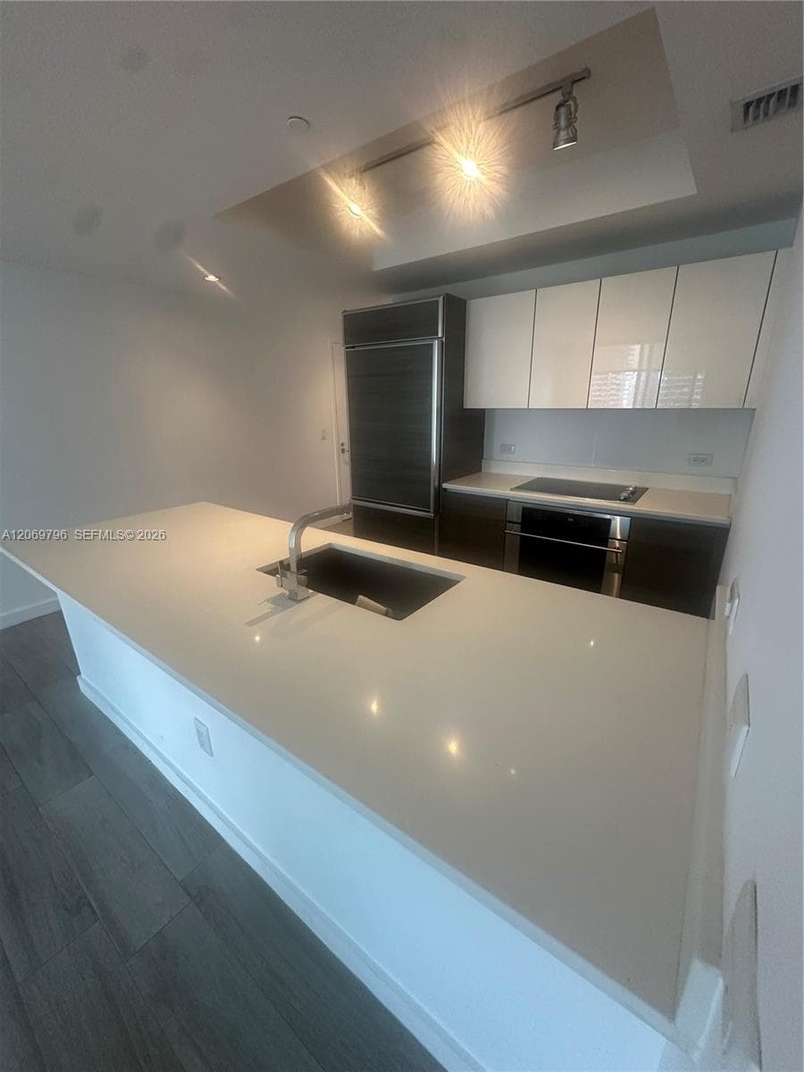 1100 S Miami Ave # 2807, Miami FL 33130 photo 2
