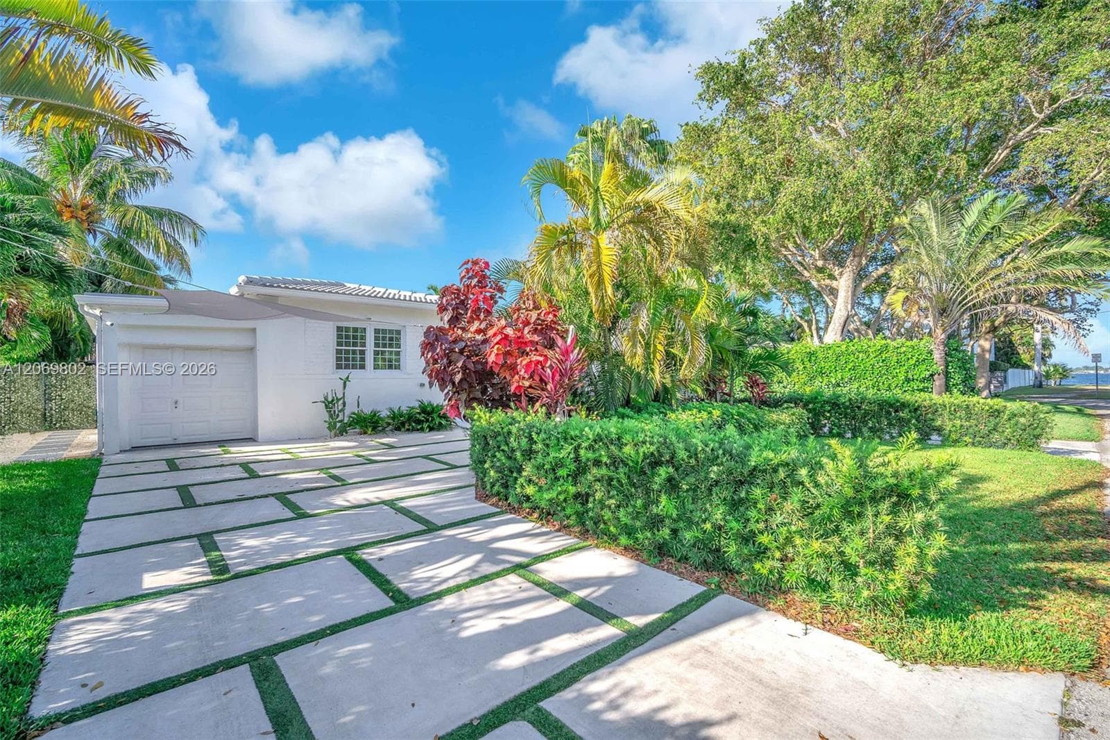 1235 NE 88th St, Miami, FL 33138 photo 4