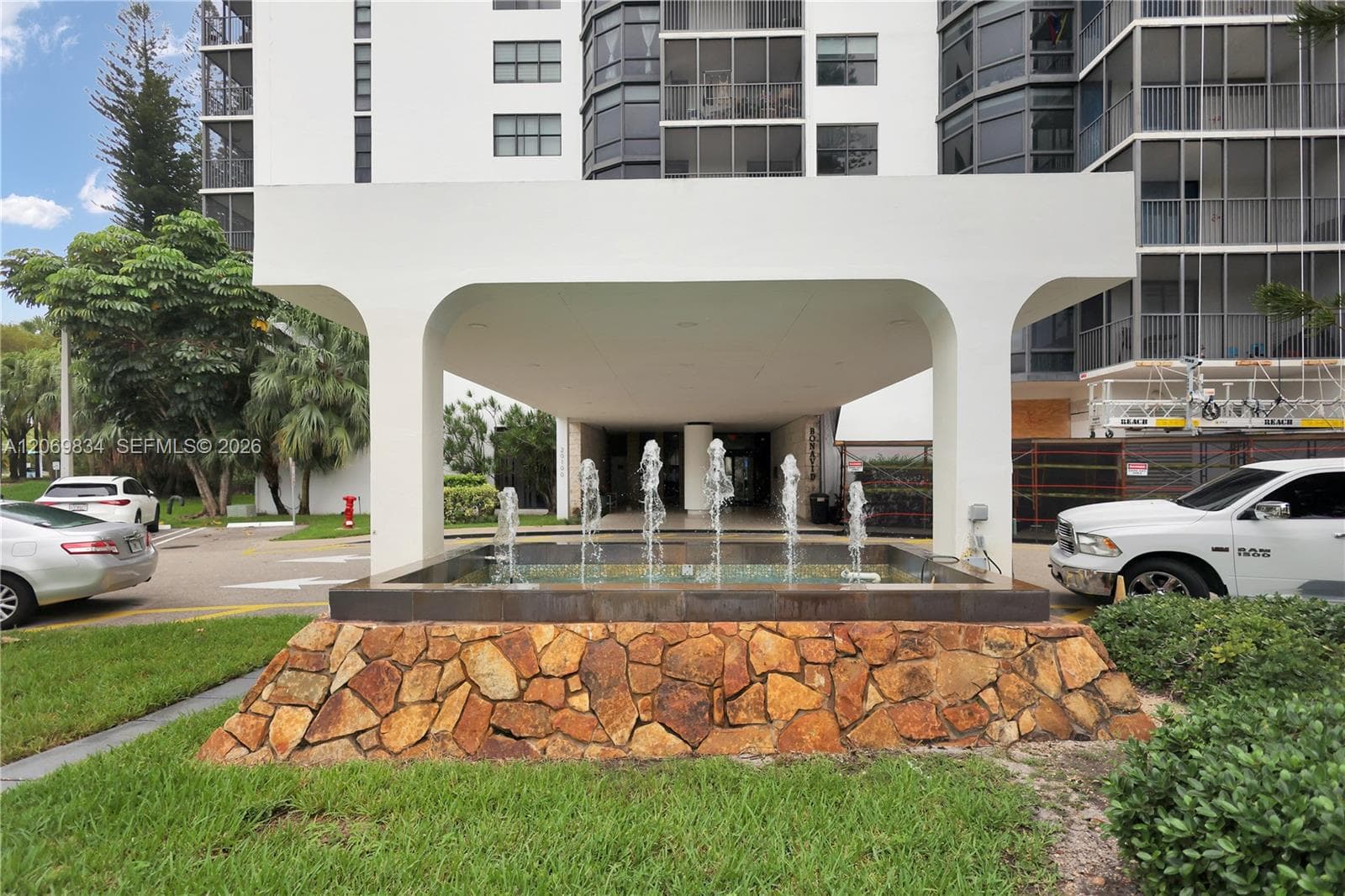 20100 W Country Club Dr # 204, Aventura FL 33180 photo 3