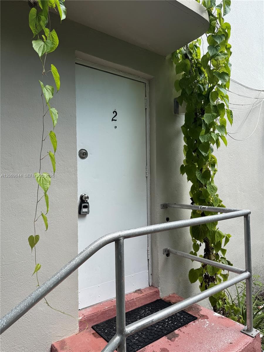 825 Alton Rd # 2, Miami Beach FL 33139 photo 2