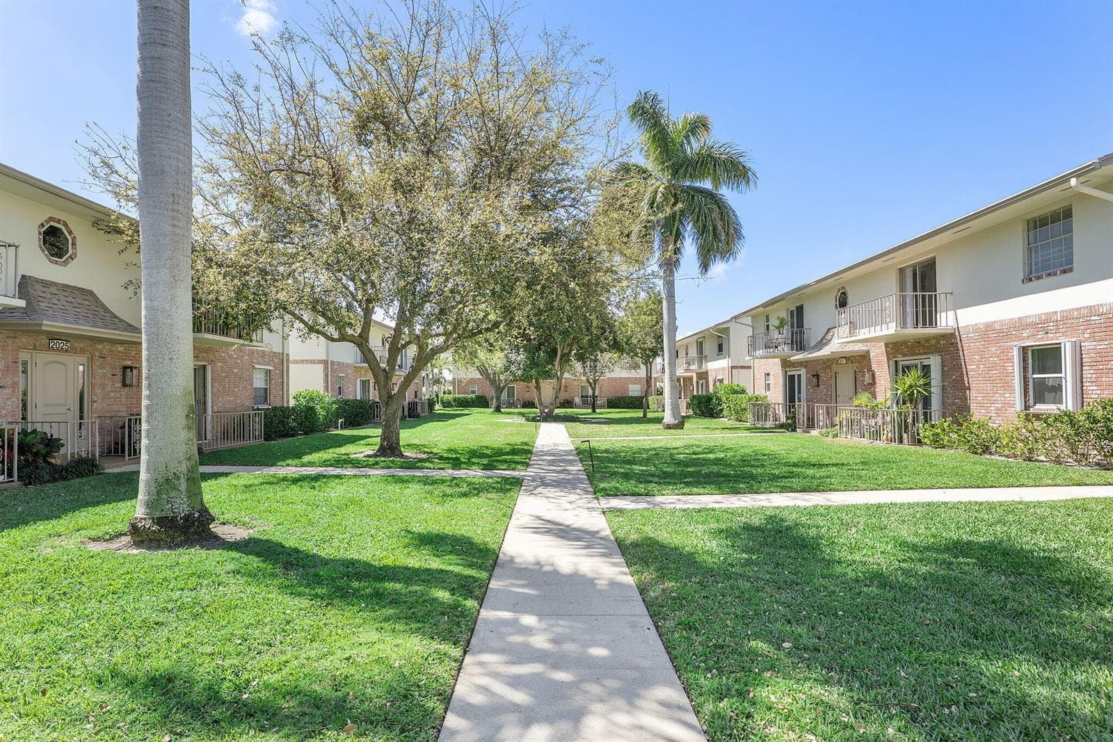 2015 S SEACREST Boulevard # C, Boynton Beach FL 33435 photo 4
