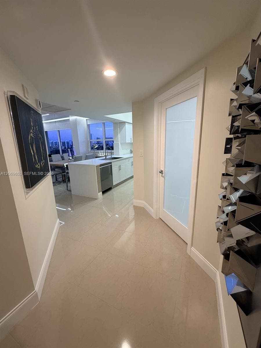 19501 W Country Club Dr # 1004, Aventura FL 33180 photo 5
