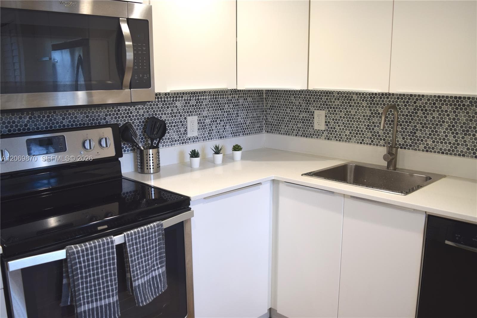 3970 Oaks Clubhouse Dr # 306, Pompano Beach FL 33069 photo 4