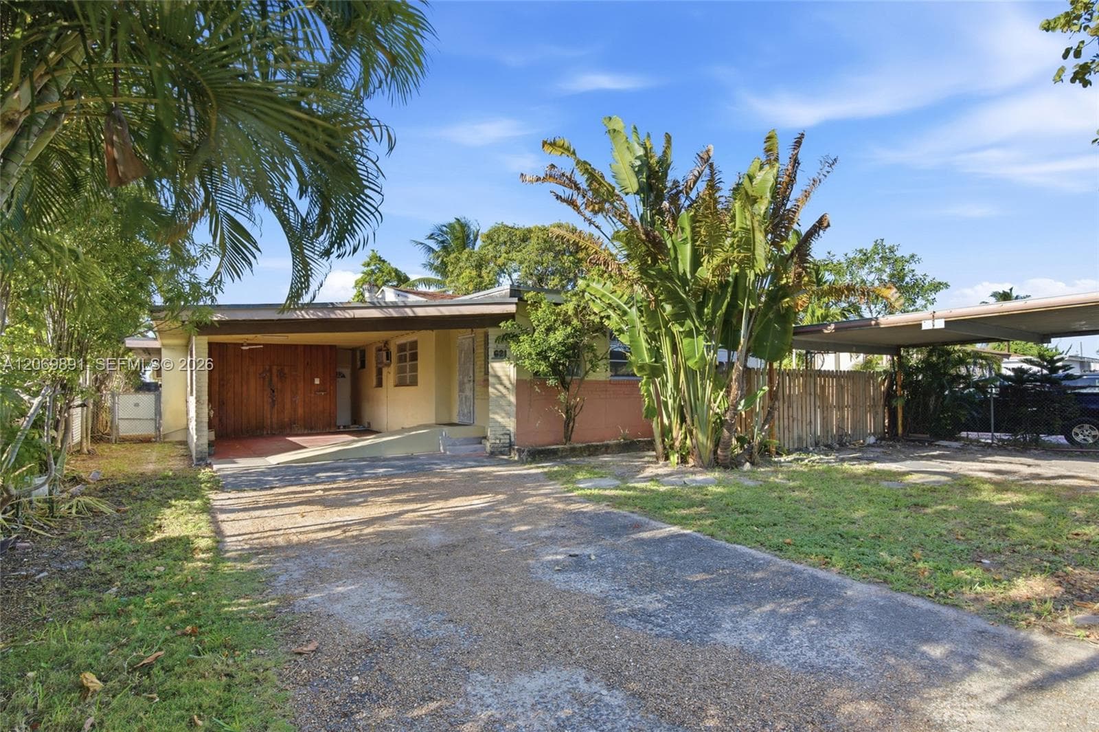 621 SE 4th St, Hialeah FL 33010