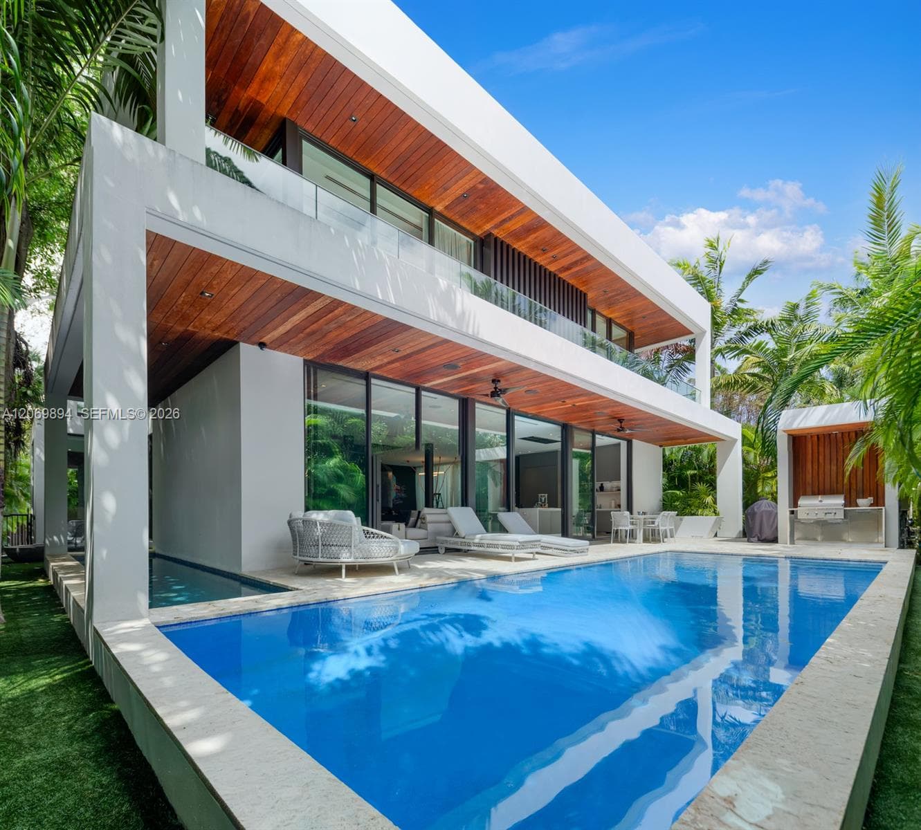 6015 N Bay Rd, Miami Beach FL 33140 photo 2