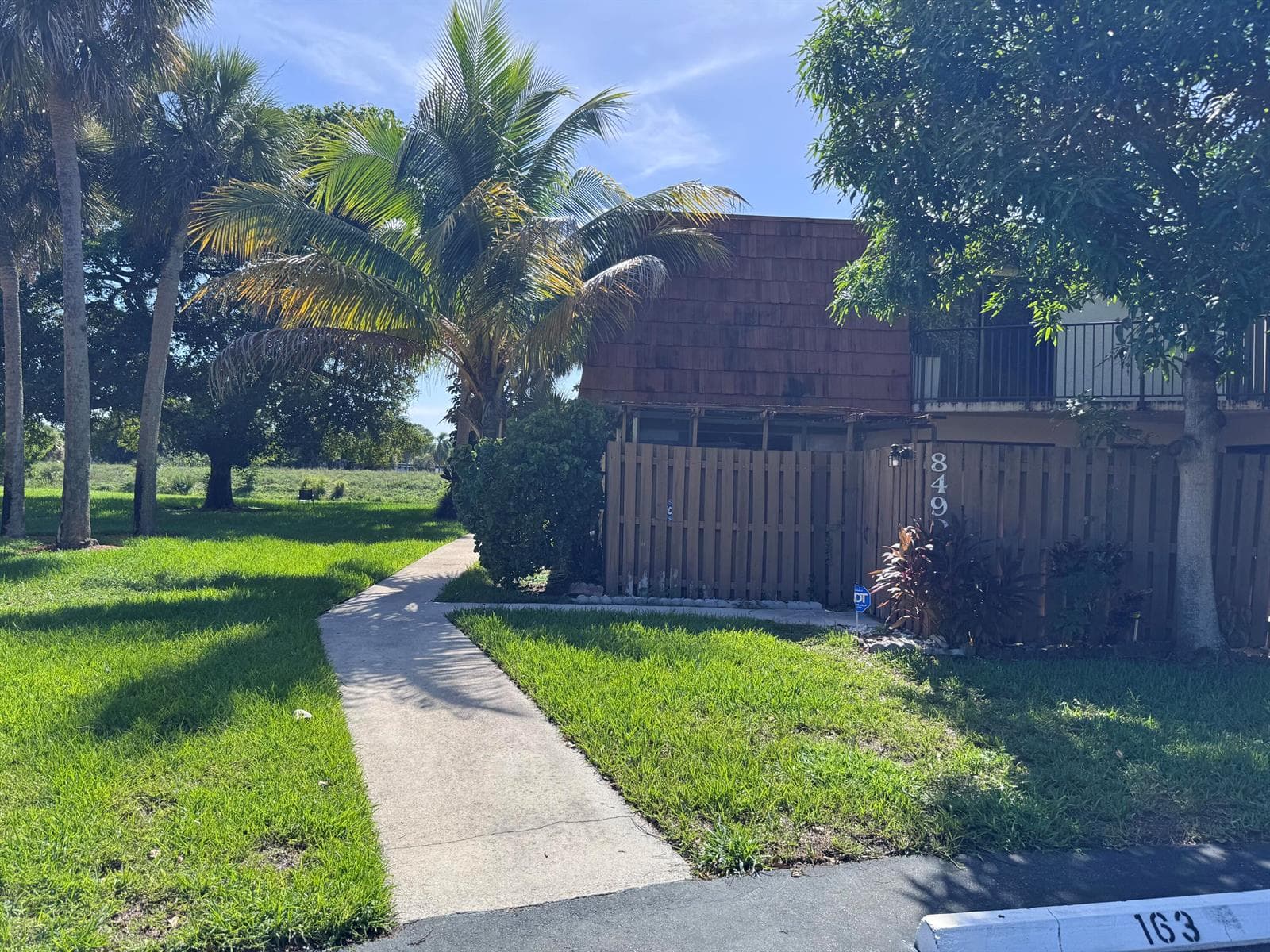 8492 S Coral Circle, North Lauderdale FL 33068 photo 2