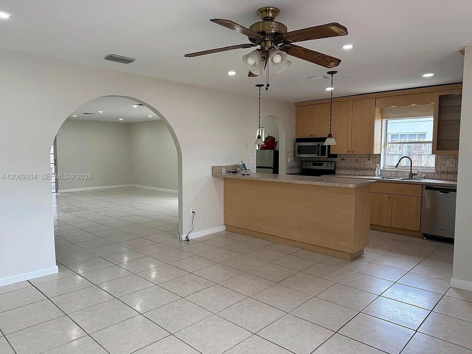 3232 Village Green Dr, Miami FL 33175 photo 4