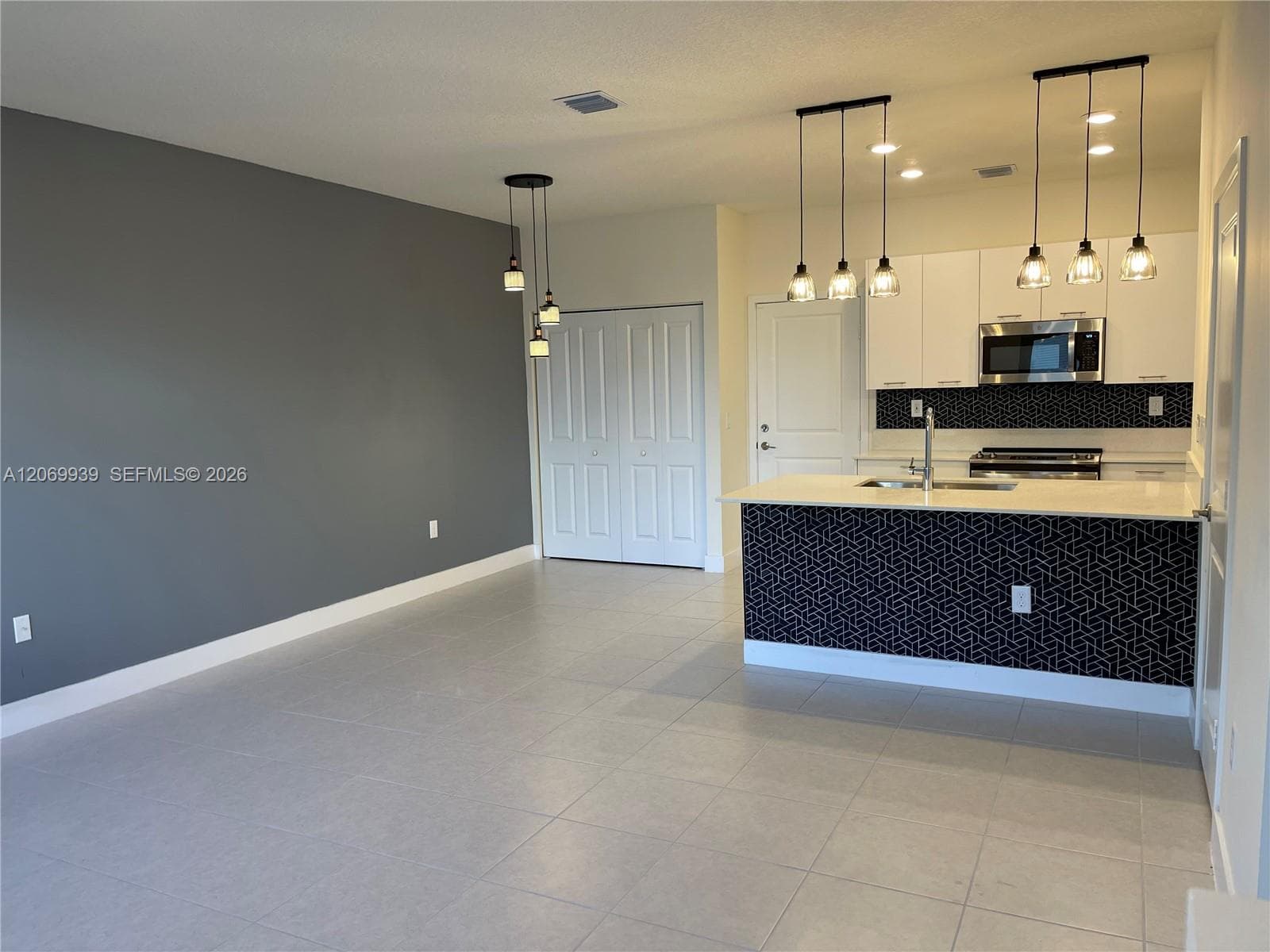 4460 NW 83rd Ave, Doral FL 33166 photo 5
