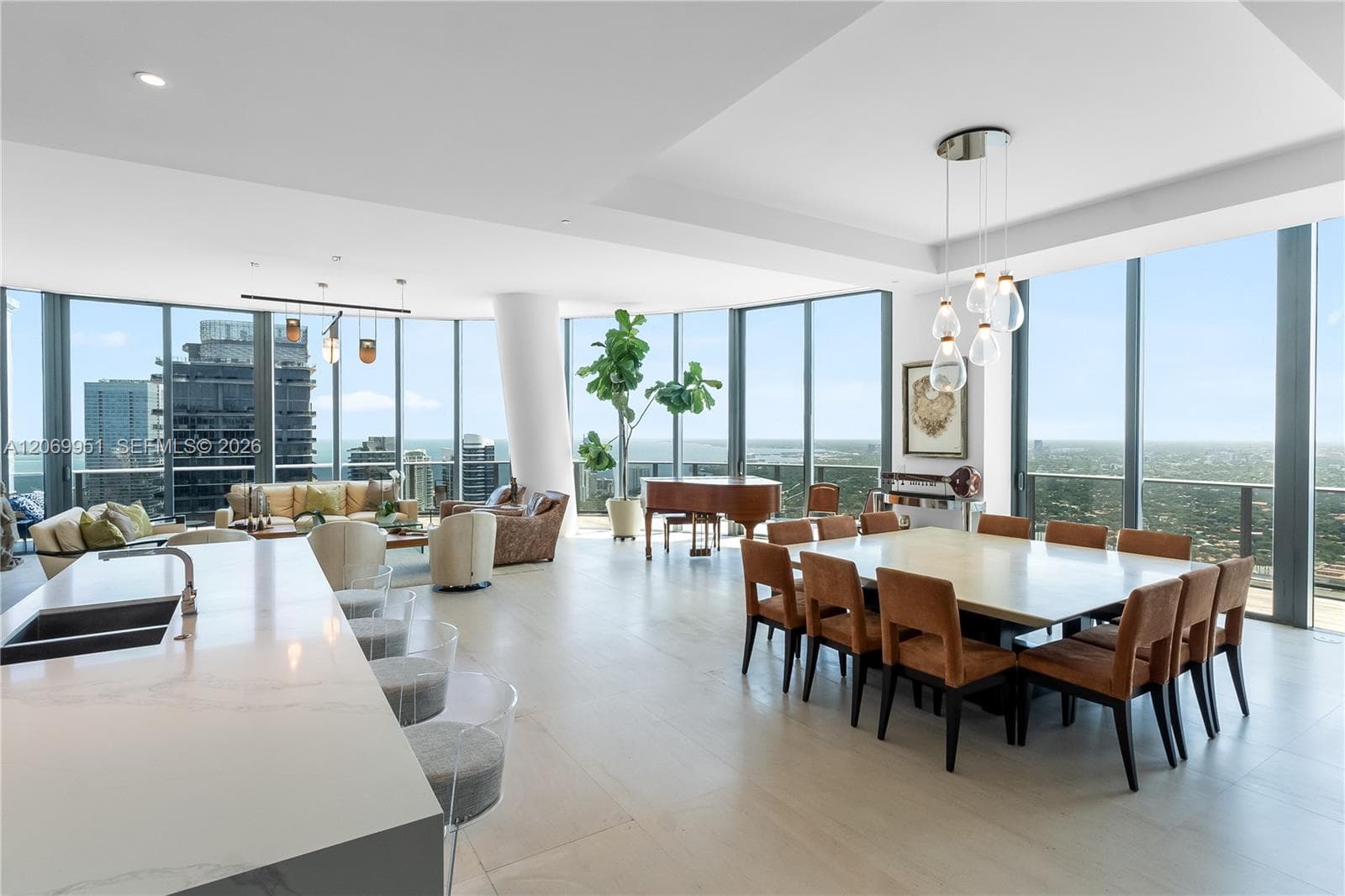 SLS Lux Brickell photo 4