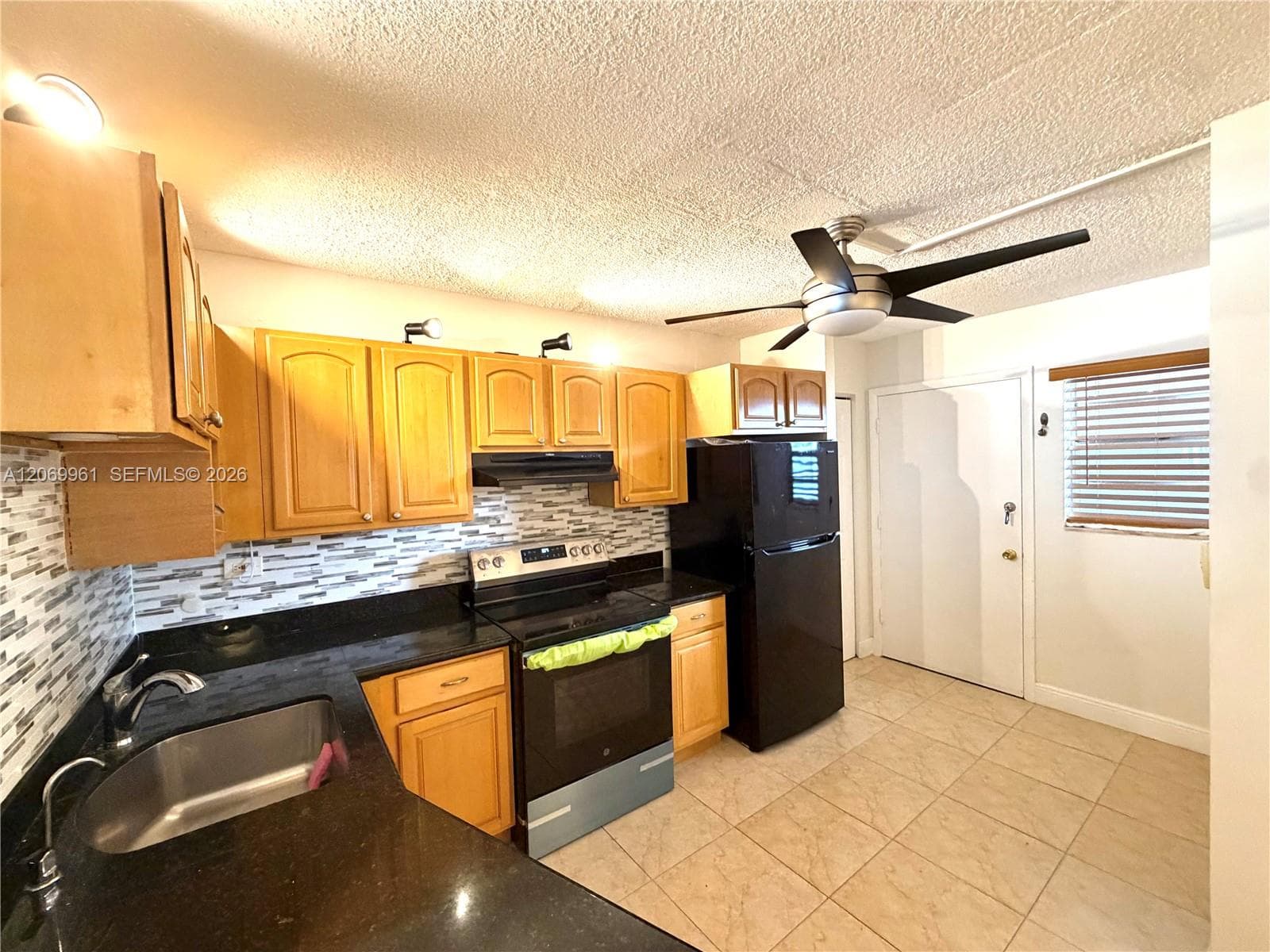 1660 NE 191st St # 406-1, Miami FL 33179 photo 3
