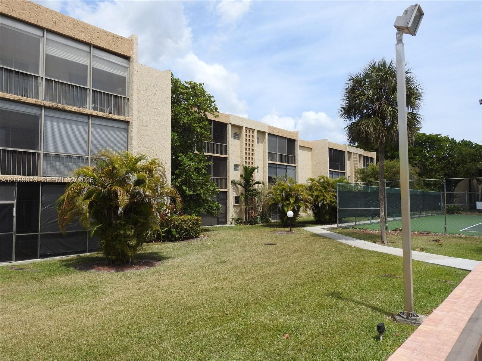 8401 SW 107th Ave # 211E, Miami, FL 33173 photo 3