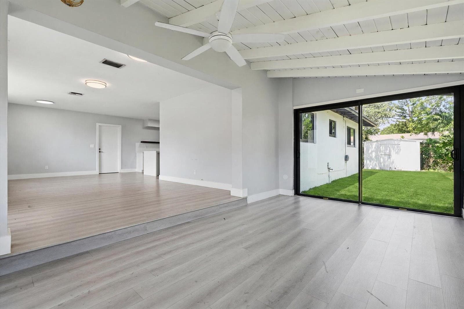 21341 NE 25th Court, Miami FL 33180 photo 4