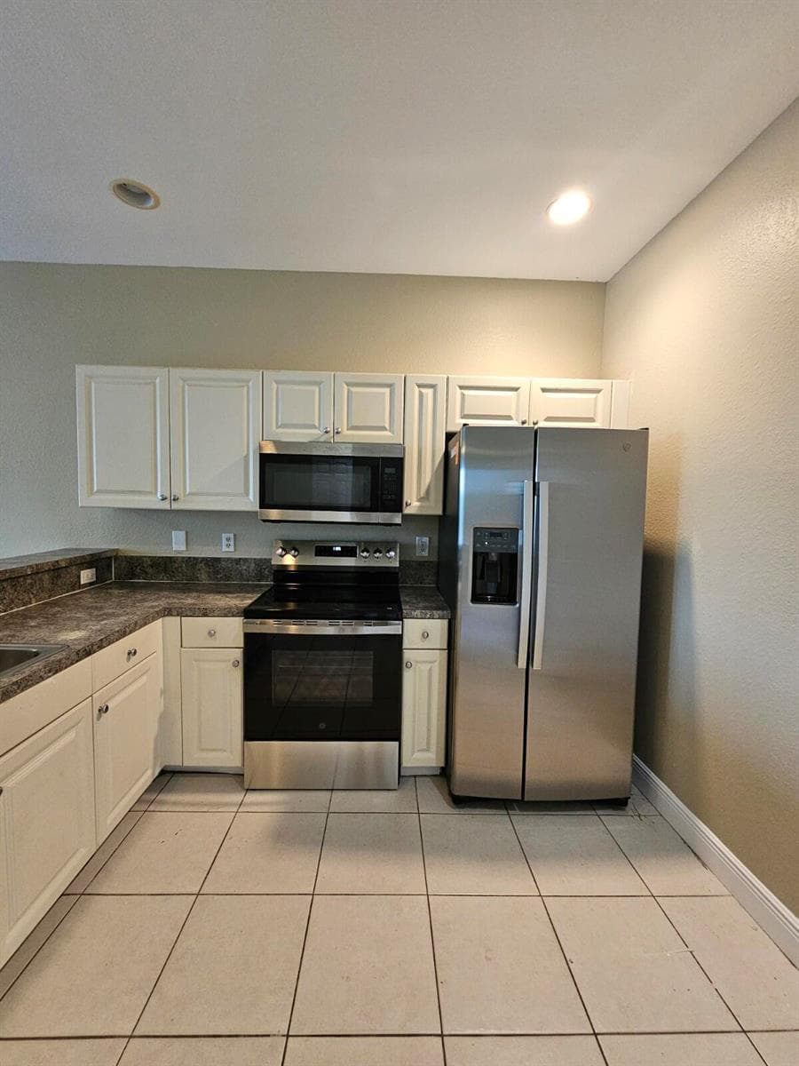1979 MARSH HARBOR Drive, Riviera Beach FL 33404 photo 5
