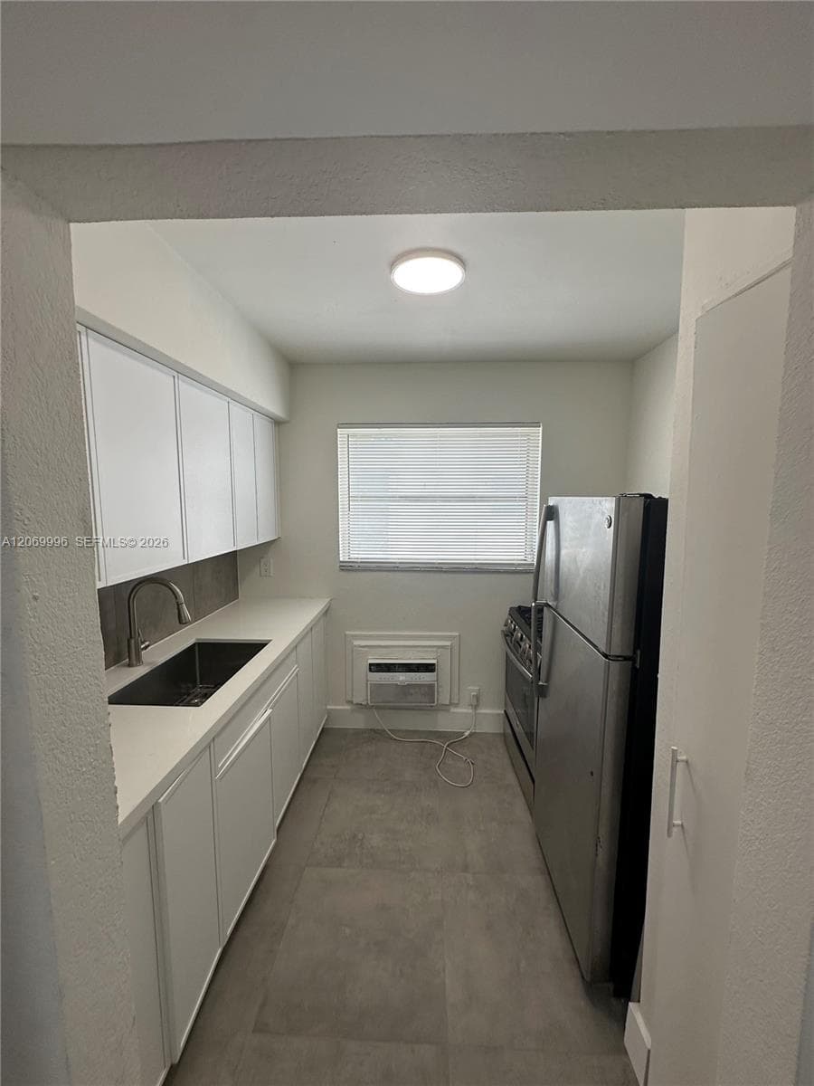 1225 Normandy Dr # 8, Miami Beach FL 33141 photo 2