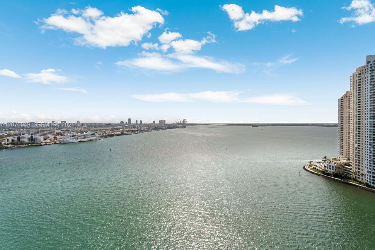 335 S Biscayne Blvd # 2609, Miami, FL 33131 photo 3
