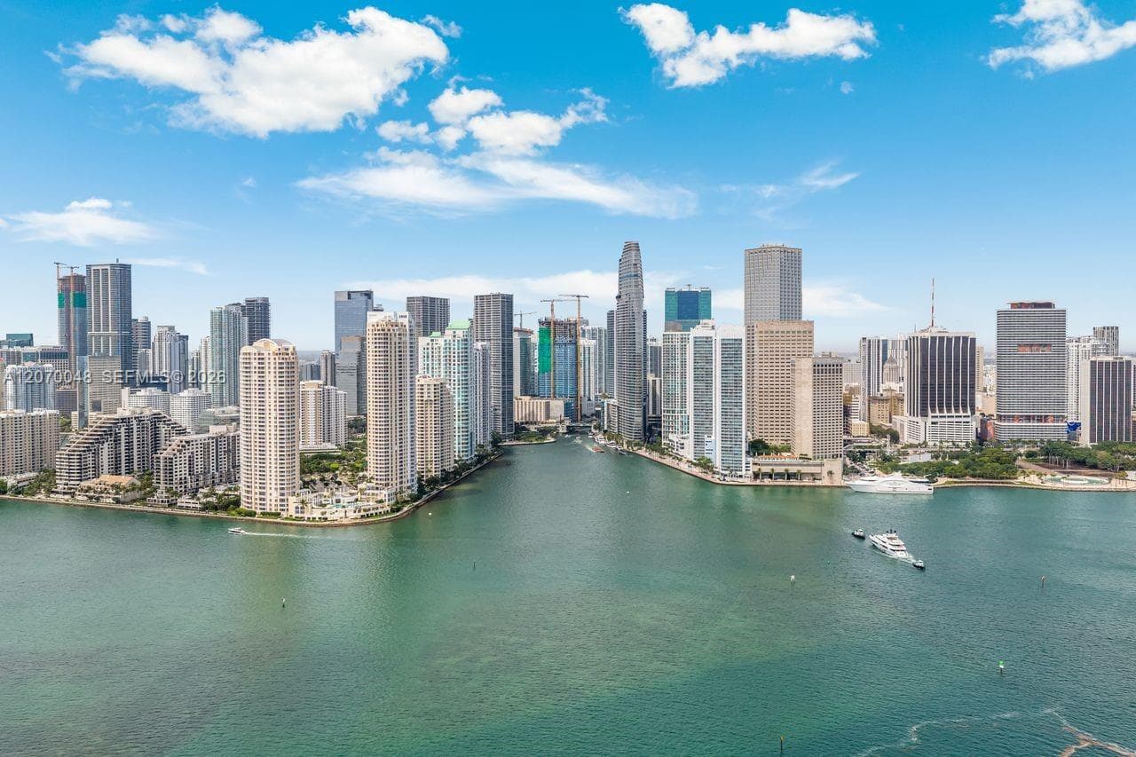 335 S Biscayne Blvd # 2609, Miami, FL 33131
