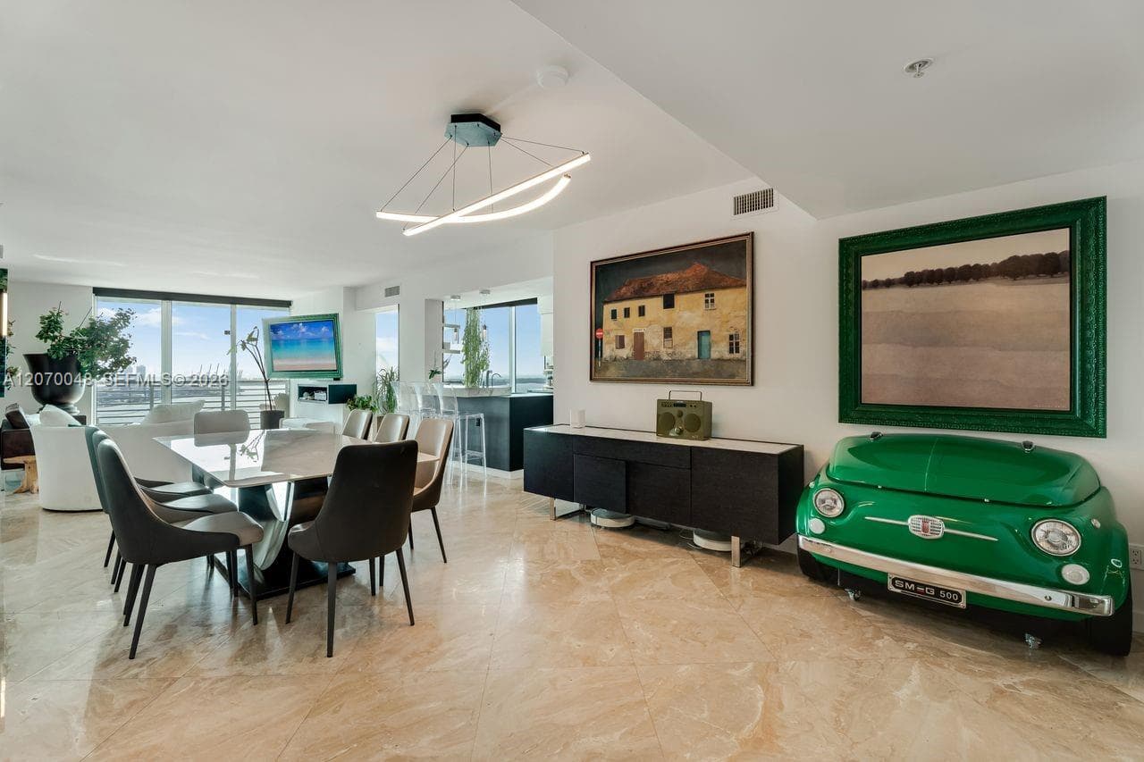 335 S Biscayne Blvd # 2609, Miami, FL 33131 photo 4