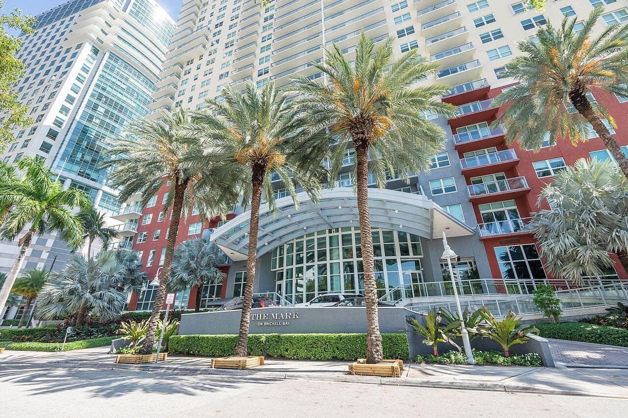 1155 BRICKELL BAY Drive # 2802, Miami FL 33131 photo 3