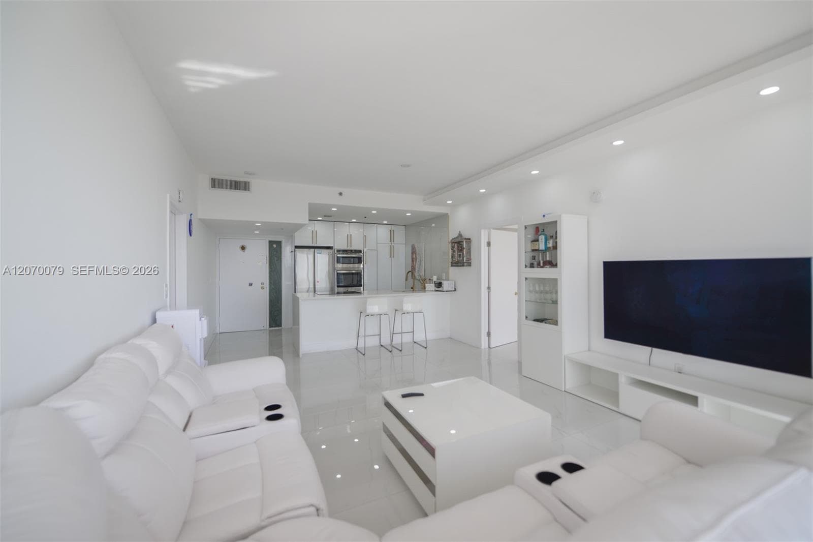 7601 E Treasure Dr, North Bay Village FL 33141 photo 2