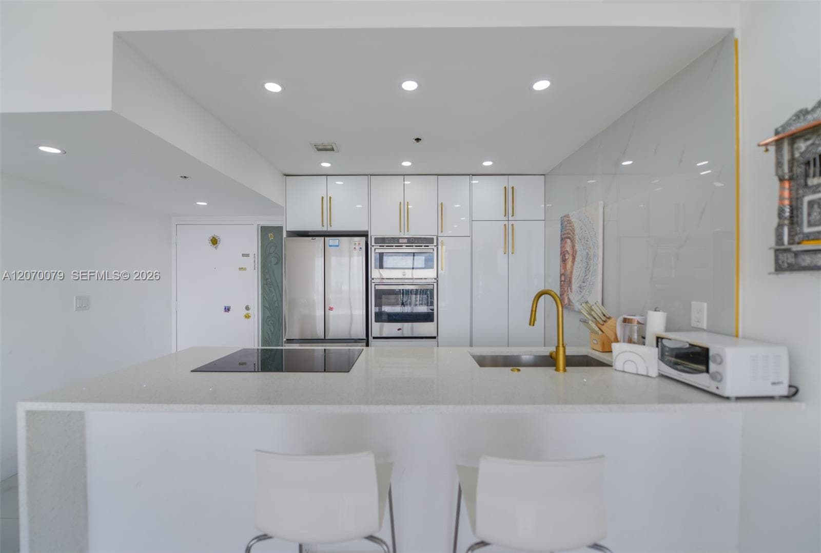 7601 E Treasure Dr, North Bay Village FL 33141 photo 4
