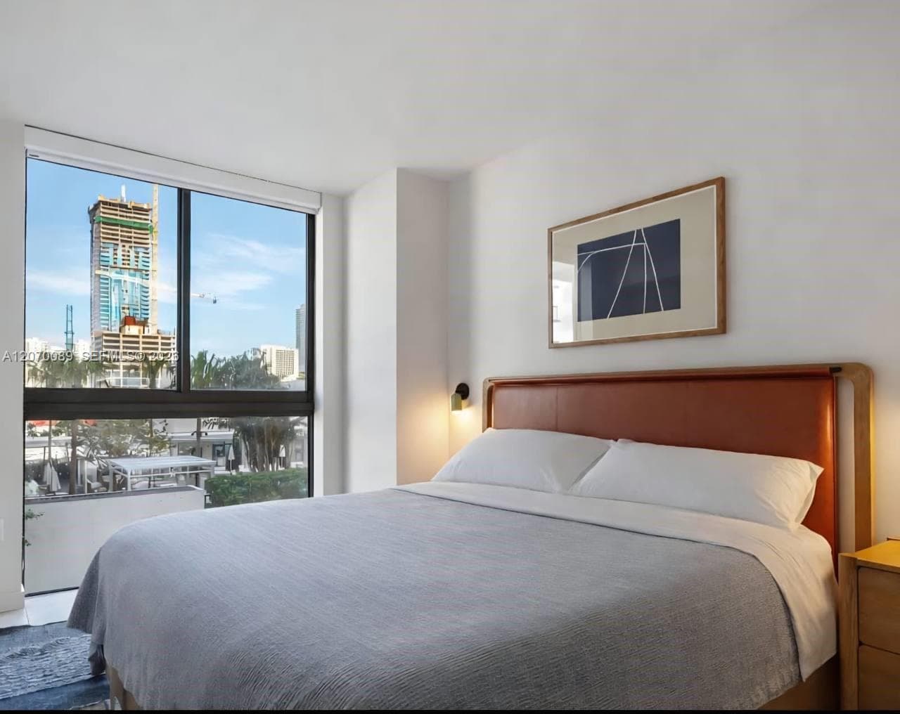 11 NE 6th # 1210, Miami FL 33132