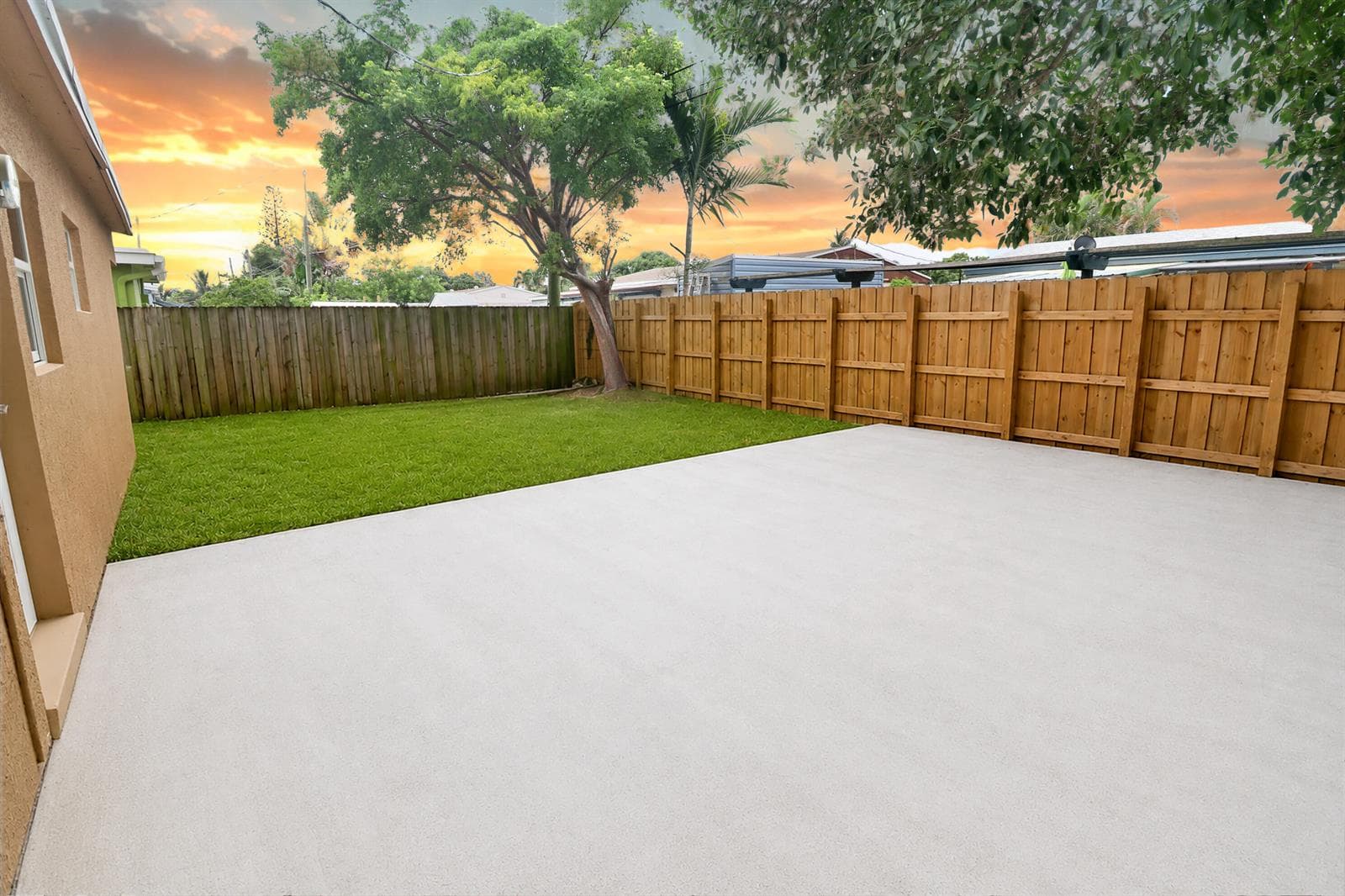 5249 NE 4TH Terrace, Oakland Park FL 33334 photo 2
