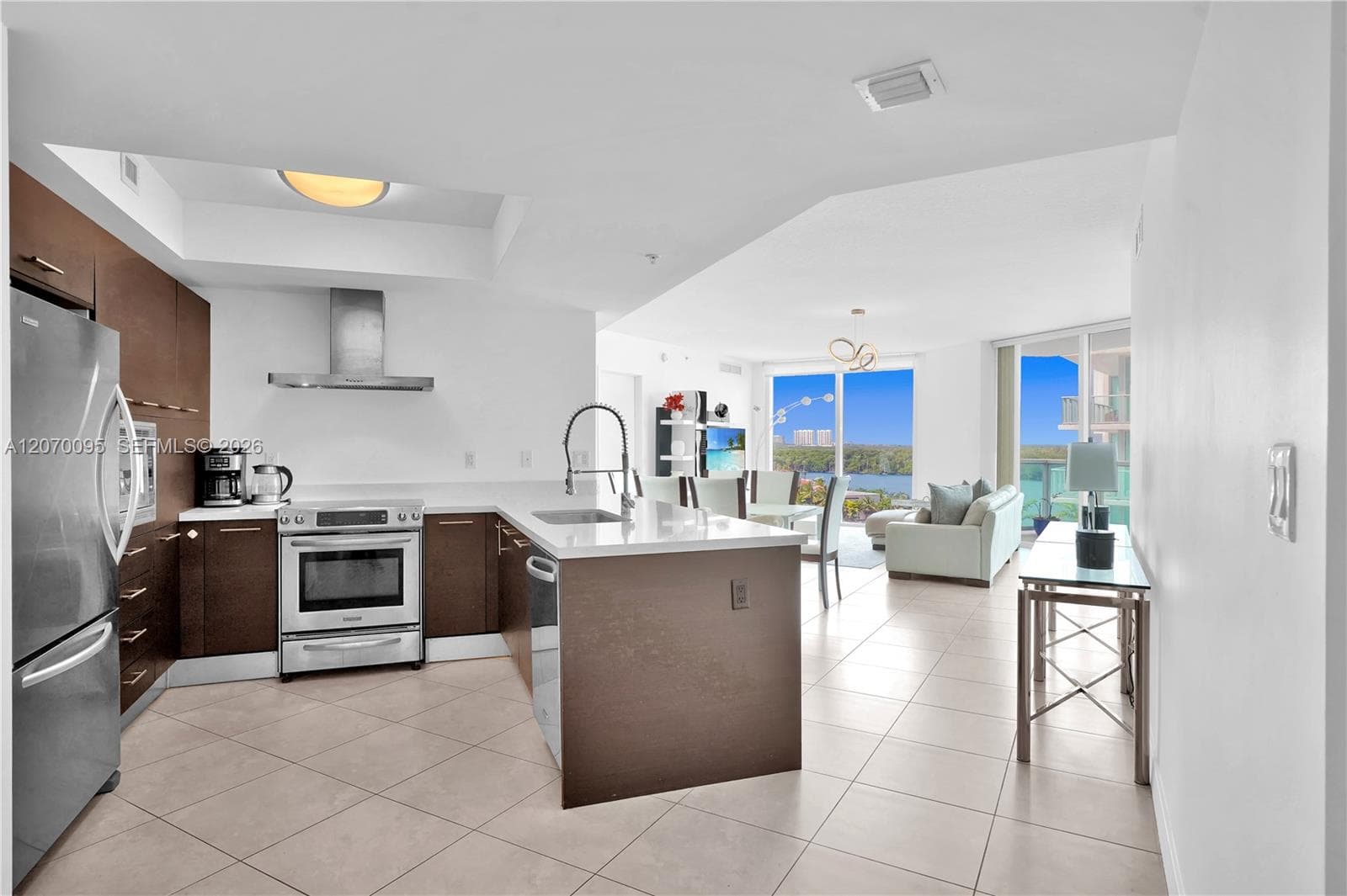 250 Sunny Isles Blvd # 3-904, Sunny Isles Beach FL 33160