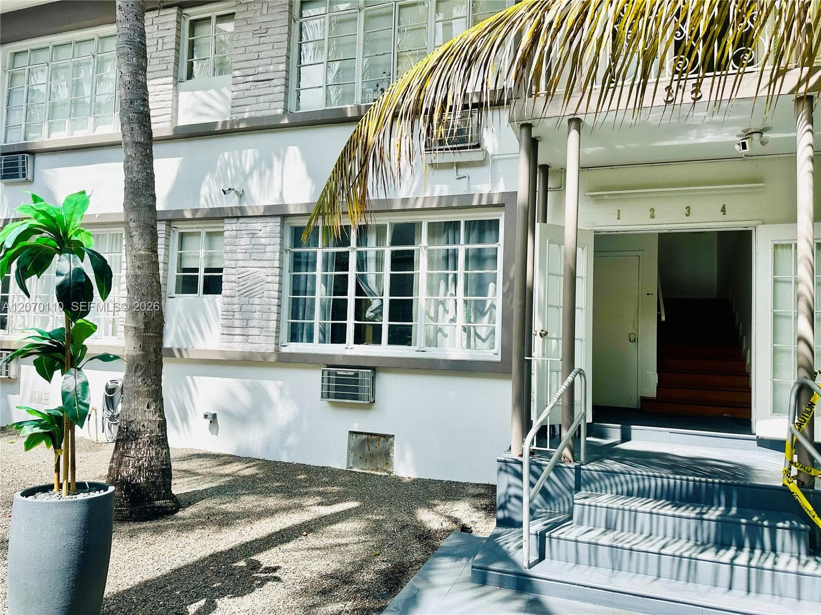 315 86th St # 2, Miami Beach FL 33141 photo 2