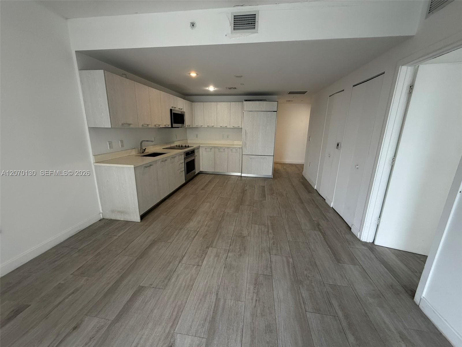 55 SW 9th St # 2410, Miami FL 33130 photo 3