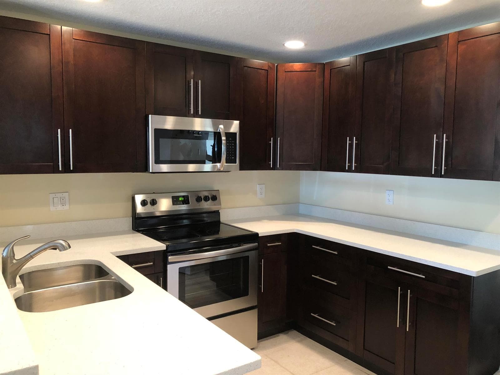 616 W BROWARD Street, Lantana FL 33462 photo 2