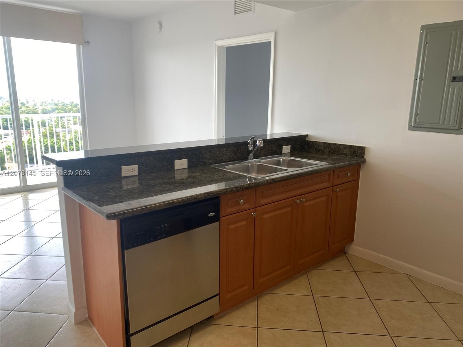 1 Glen Royal Pkwy # 1113, Miami, FL 33125 photo 3