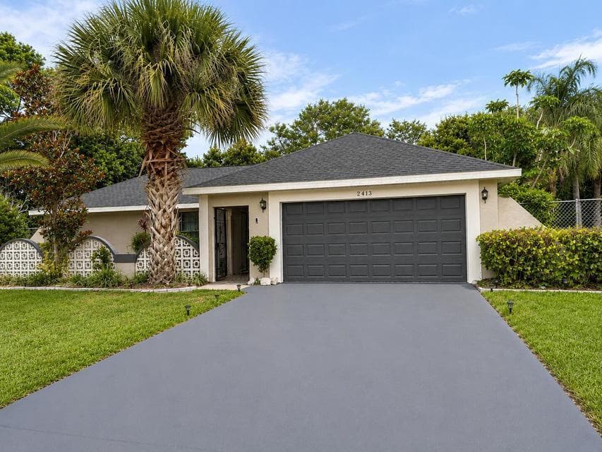 2411 SE MORNINGSIDE Boulevard, Port St. Lucie FL 34952